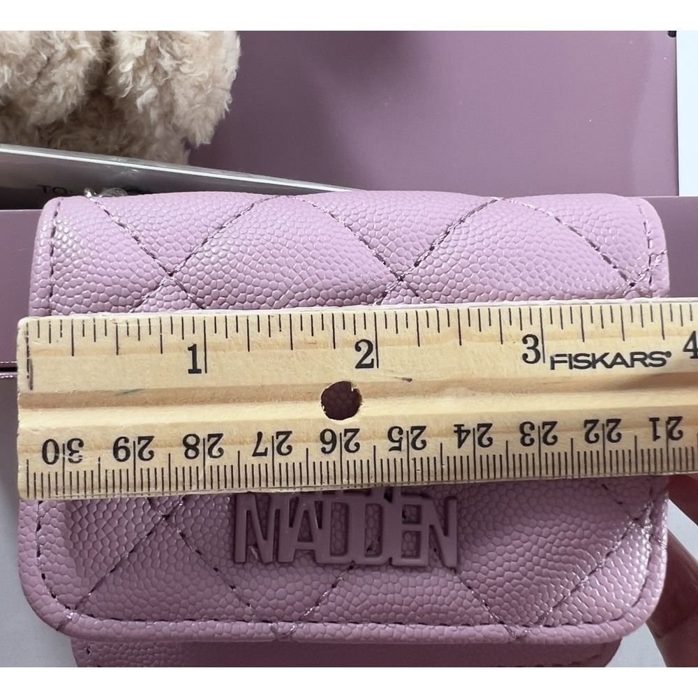 Steve Madden Bwren Card Case And Bag Charms‎ Dog Gift Set Cosmetic Pink Quilted - Picture 7 of 9
